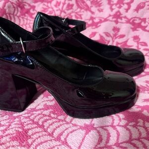 Steve Madden Black Patent Leather Platform Heels size 8.5